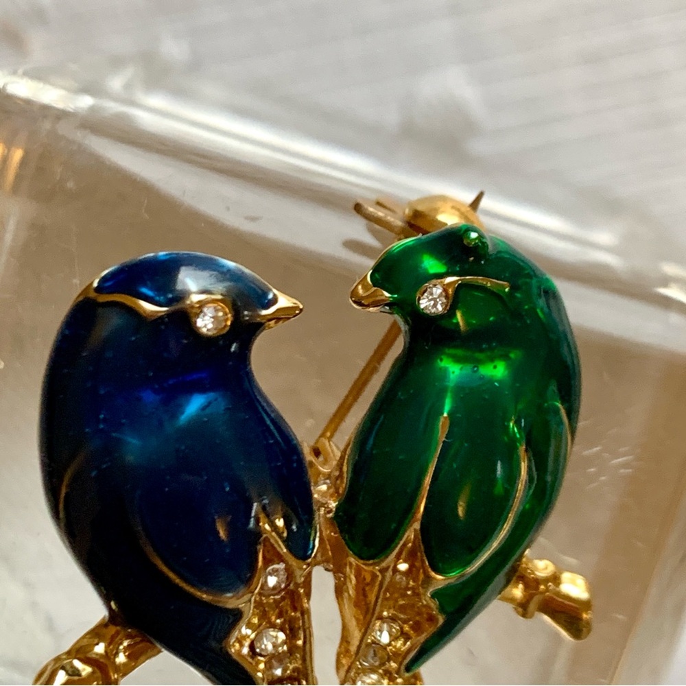 Vintage Enameled Love Birds Brooch - Picture 2 of 5
